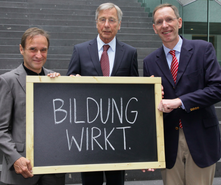 Bildung wirkt (von links): Rainer Klingholz (Berlin-Institut für Bevölkerung und Entwicklung), Wolfgang Clement, Hubertus Pellengahr (beide INSM)